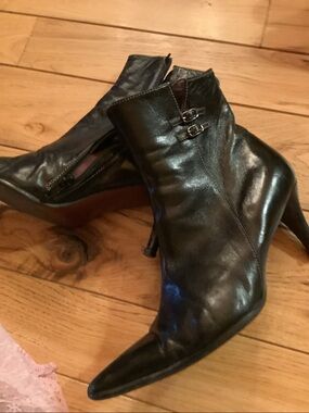 Women's Pointed Toe Ankle Booties with Buckle Detail - Black made in Italy 36 si
